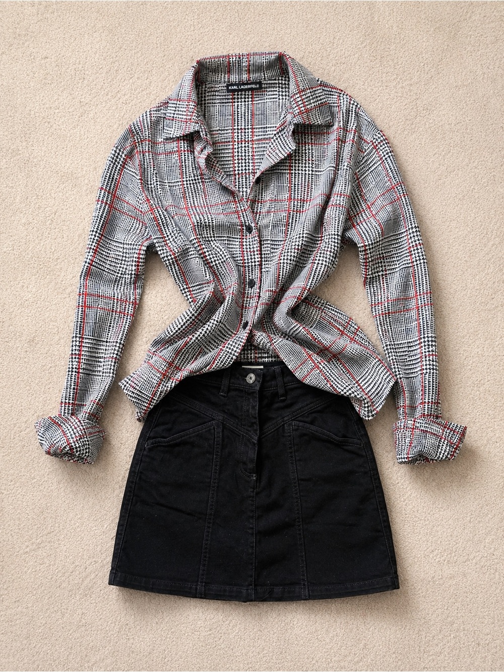 Karl Lagerfeld Oversized Shirt + Wilfred Free Black Mini skirt ❤️🍒